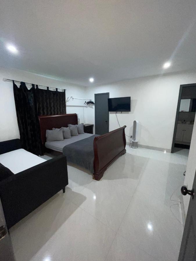 Room & Private Bathroom Boca Raton Bagian luar foto